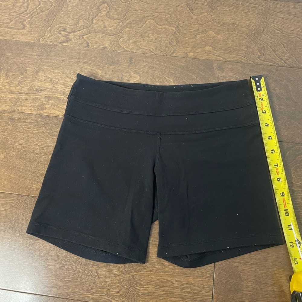 Lululemon size 4 biker shorts